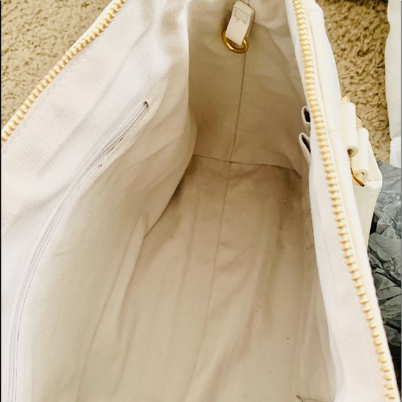 JOY & IMAN SNOW WHITE ZIPPERED PURSE - Picture 6 of 12